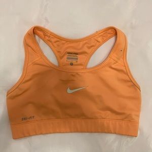 Nike Dri-Fit Swoosh Sports Bra